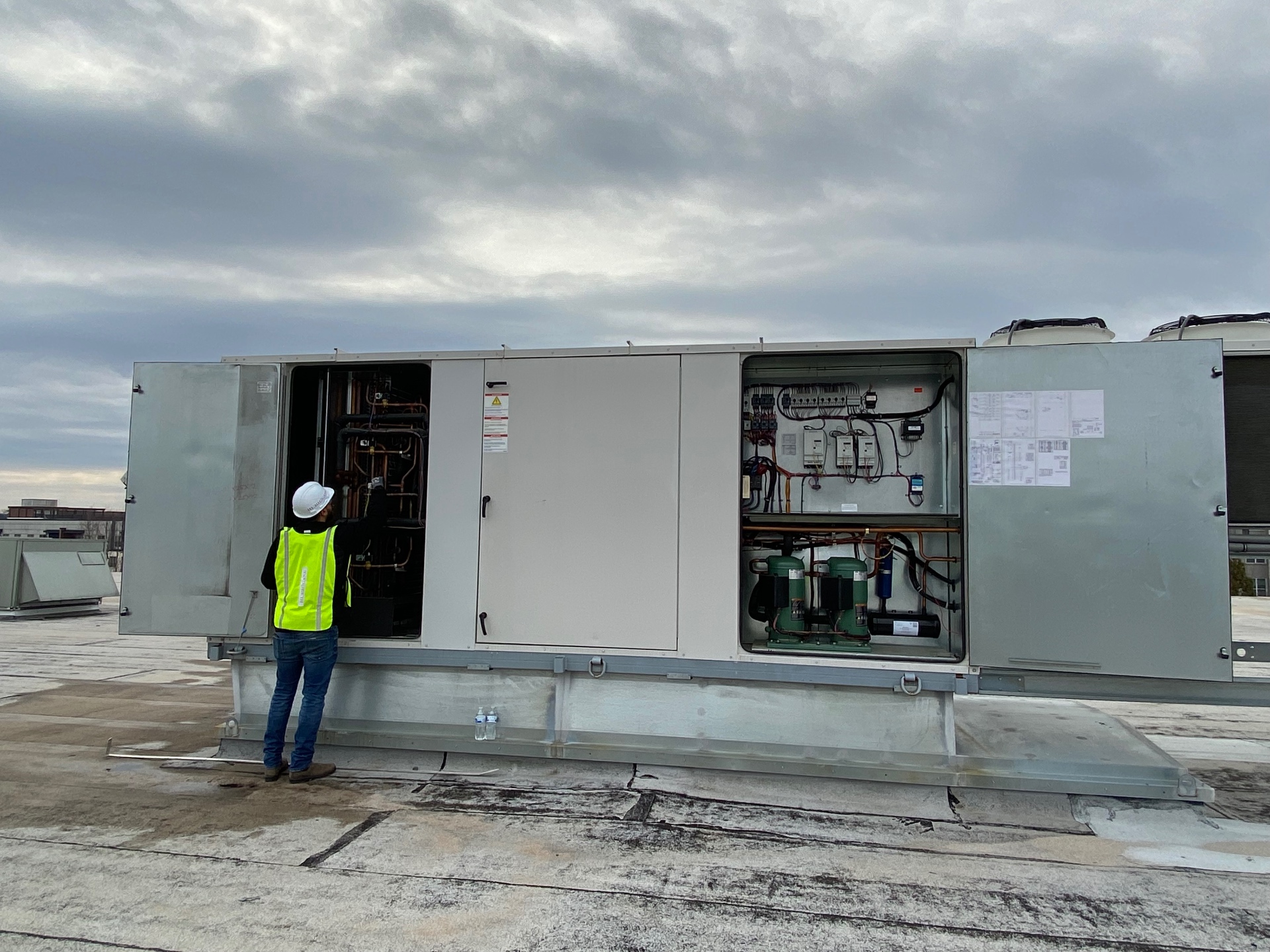 Rooftop HVAC unit inspection & coil service